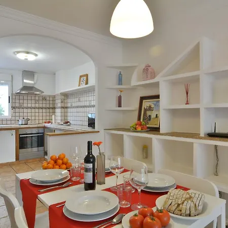 Townhouse 200mts From The Sea Up To 6 Guests