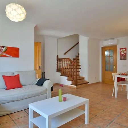 Townhouse 200mts From The Sea Up To 6 Guests