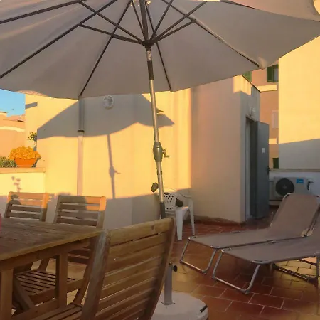 Townhouse 200mts From The Sea Up To 6 Guests